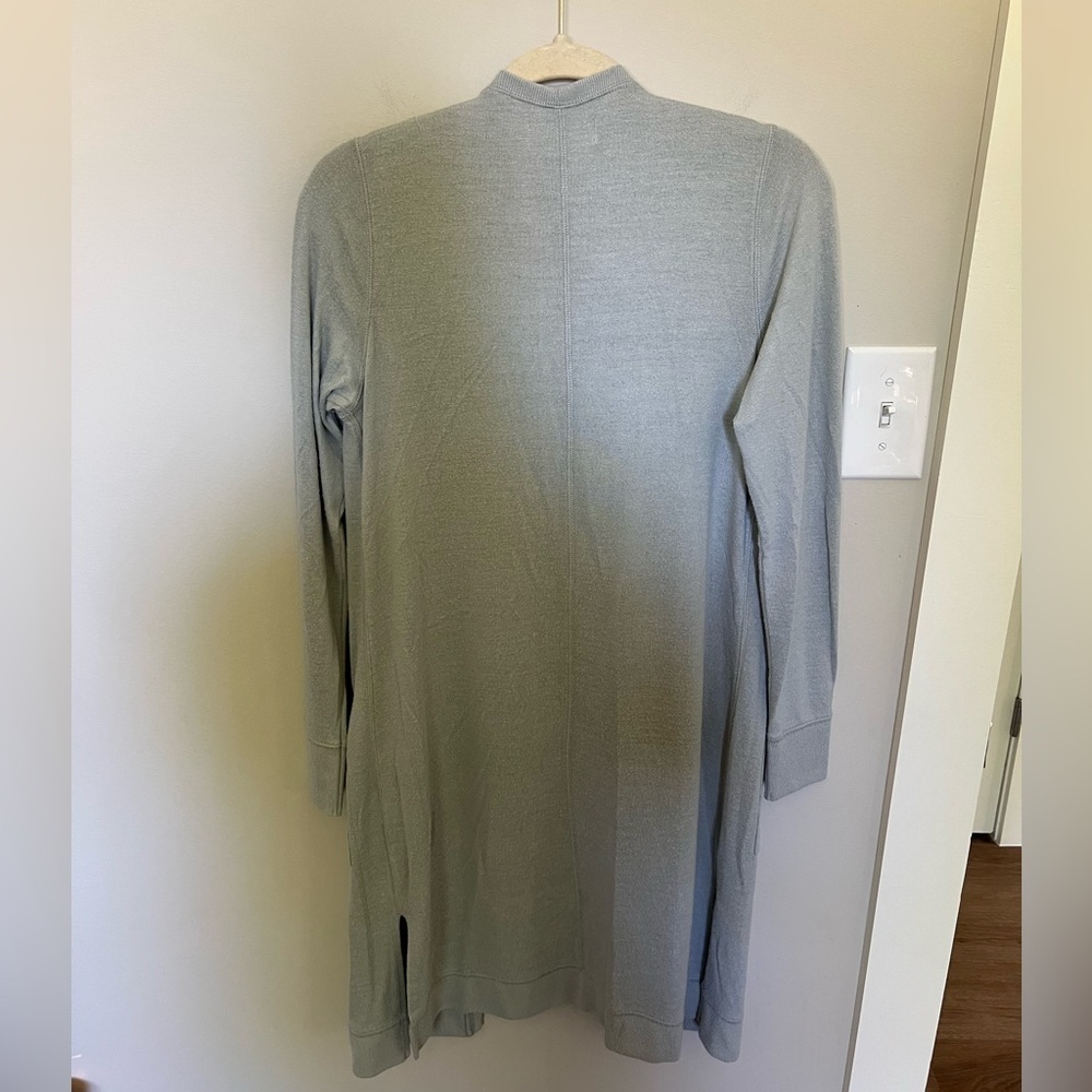 Abercrombie & Fitch Soft and Cozy Gray Open Front Cardigan - Picture 2 of 3